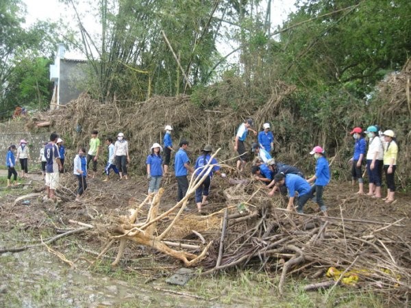 Students volunteer to assist rural development in Phu Yen  - ảnh 2